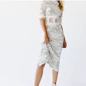 Fiore lace midi dress sz small